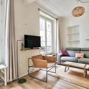 Apartment Quartier De Free Netflix, Paris